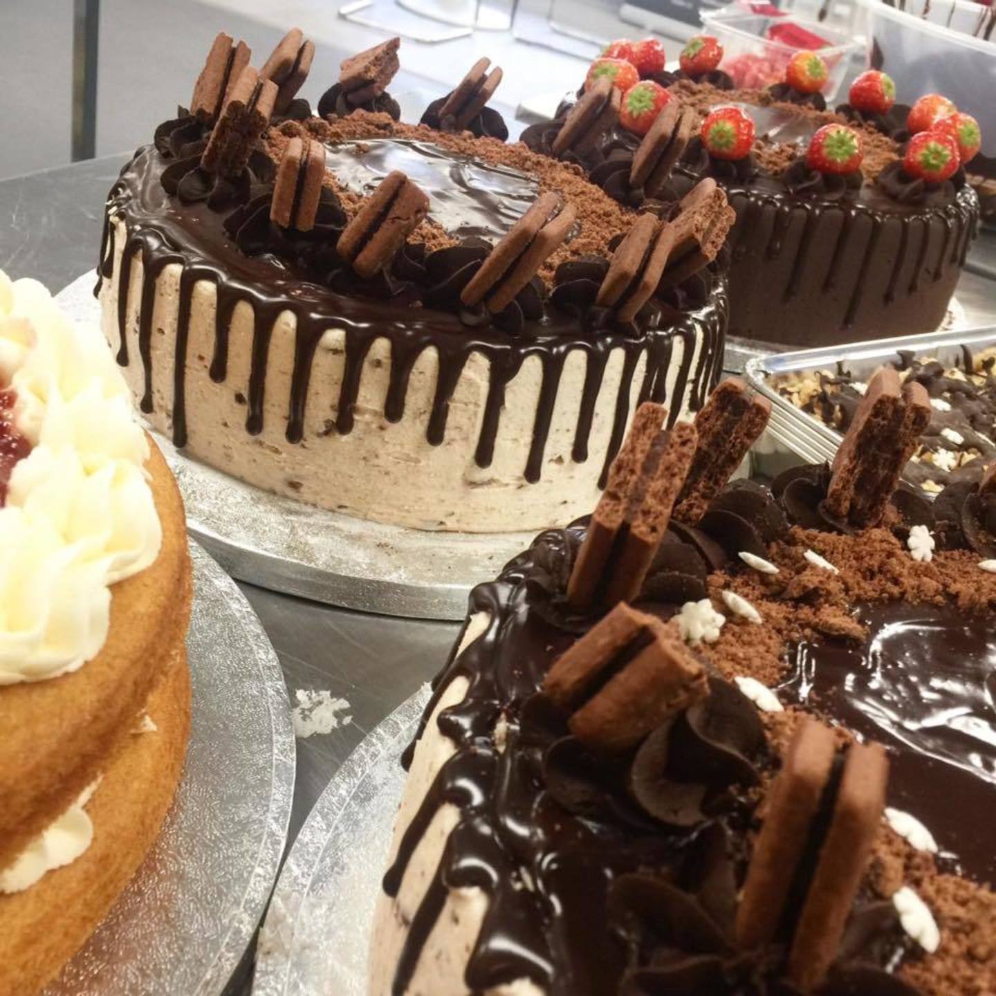 Mixed cakes