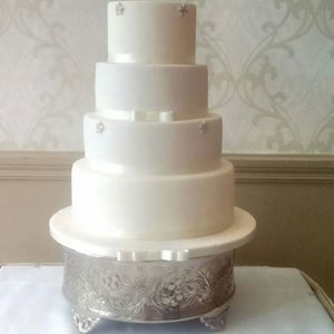 Diamond cakes carlow wedding cake 3