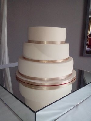 Diamond cakes carlow wedding cake 2