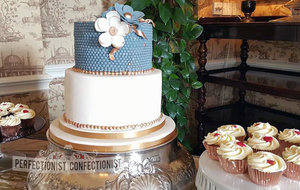 Wedding cake  cupcakes  rose gold  teal  blue  green  pearls  handmade  castle durrow  portlaoise  swords  kinsealy  malahide  portmarnock  cake  cupcakes  hearts 