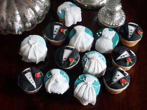 Bride and groom cupcakes cupcakes dublin cupcakes malahide birthday cake dublin wedding cake malahide cake swords cake ireland 2