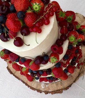 Rustic wedding cake fruit and cream wedding cake kippure estate wedding cake wedding cakes dublin wedding cakes wicklow 4