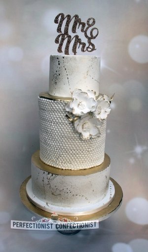 White and gold wedding cake wedding cake clonwilliam house wicklow bespoke wedding cake handmade wedding cake cake swordsmalahide 6