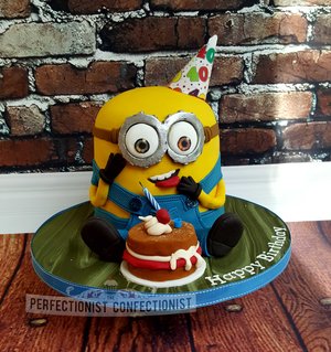 Minion birthday cake  minion cake  40th birthday cake  minion  dublin  swords  malahide  kinsealy  celebration cake  novelty cake  %285%29