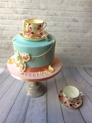 Vintage Tea Cup & Pearls Cake