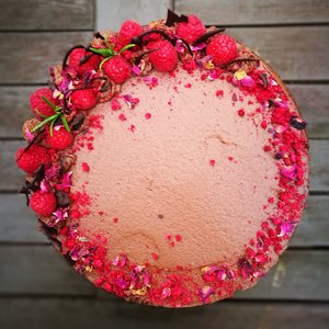 Chocolate and raspberry cake - 100% vegan