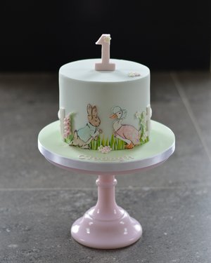 Peter rabbit cake 💕