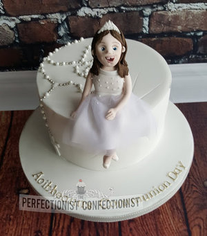 Communion  cake  cake topper  personalised cake topper  girl  dress  vanilla  dublin  swords  malahide  kinsealy  novelty  celebration %282%29