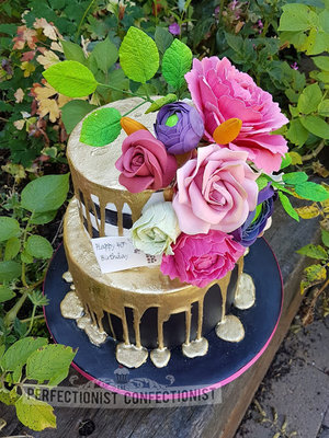 Flowers  black  white  gold  birthday cake  elegant  classy  roses  40th  fortieth birthday cake  malahide  swords  kinsealy  dublin  %284%29