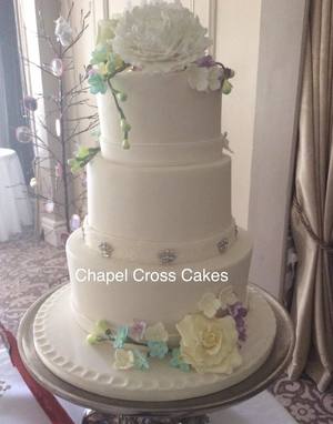 Traditional Cake with Handmade Sugar Flowers to match the Bride's Bouquet