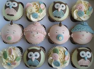 Baby shower cupcakes