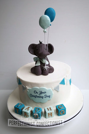 Naming day  christening day  cake  elephant  fondant  cake topper  cake topper  cake maker  dublin  swords  malahide  kinsealy  chocolate bisucit %281%29