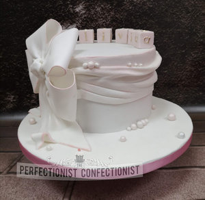 Christening  cake  naming day  cake  cake maker  cakemaker  dublin  swords  malahide  pink  bow  blocks  pretty  cute  elegant  kinsealy  portmarnock  %281 %283%29