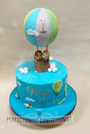 Hot air balloon  birthday cake  christening cake  christening  birthday  cake  vanilla  dublin  swords  malahide  kinsealy  celebration  1st   %28