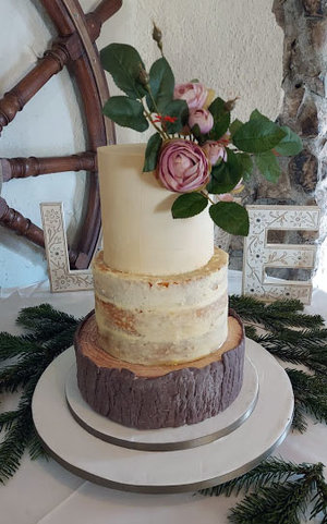 Wooden log  dummy cake  flowers  naked cake  anglers rest  wrights  wedding day  cake  elegant  simple  beautiful   %283%29
