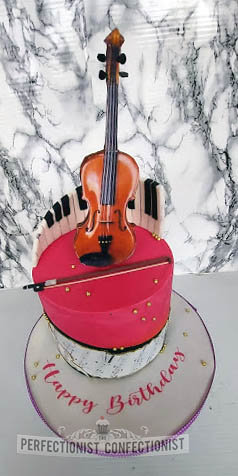Violin  piano  music  bow  soloist  singer  musician  birthday  cake  cake maker  dublin  swords  malahide  kisnealy  donabate  celebration   %281%29