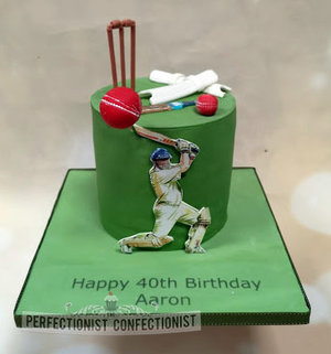 Cricket  birthday  cake  malahide  kinsealy  dublin  cake maker  swords  celebration  novelty  stumps  wicket  pads  ball   %283%29
