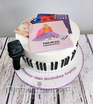 Music  sophie doyle  ryder  birthday cake  birthday  cake  musician  cds  mic  keyboard  malahide  18th  kinsealy  dublin  portmarnock  cake maker  %282%29