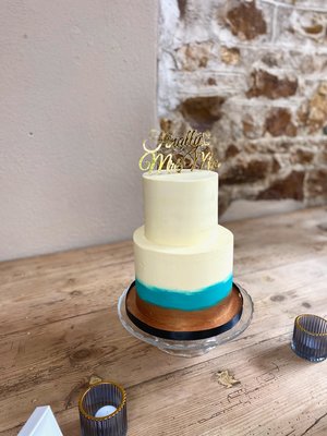 rustic, minimalist, modern wedding cake 